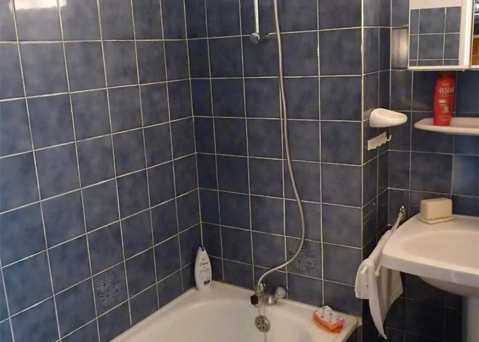 T2 Avec Piscine, Ascenseur Et Parking Prive, A 300m De La - 4 Couchages, Animaux Ok - Fr-1-388-89 *
